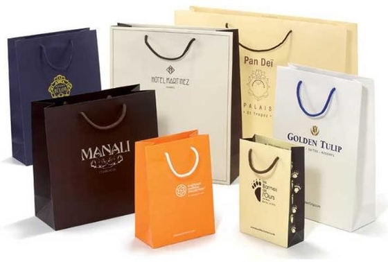 Maszyna do produkcji toreb papierowych o gramaturze 300 g / m2 ze wzmocnioną kartą