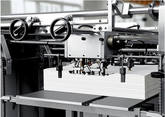 Maszyna do formowania torebek papierowych z rękojeścią