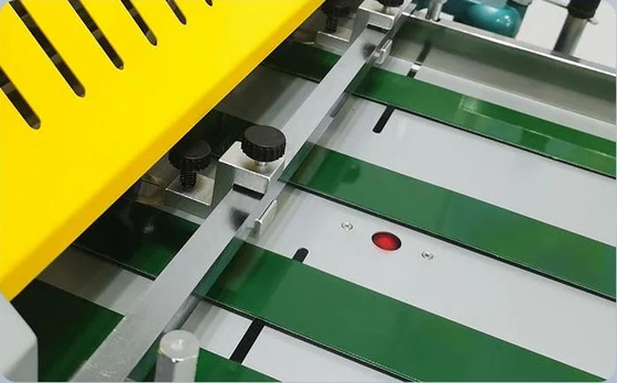 EcooGraphix Maszyna do laminowania małoformatowego o szerokości 720 mm z nożami do użytku biurowego