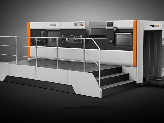 Ecoographix Automatyczna Maszyna do cięcia i stemplowania folii na gorąco z odciąganiem