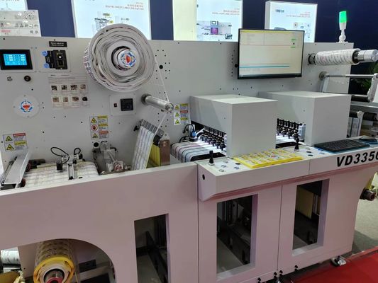 Cyfrowa wycinarka laserowa typu roll-to-sheet z maksymalną prędkością cięcia 27 m/min i maksymalną szerokością etykiety 330 mm