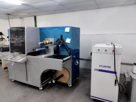 Digital Label Roll-to-Roll Finishing Machine z prędkością 60 toreb/min i szerokością toreb 120-450 mm do cyfrowego stemplowania folii
