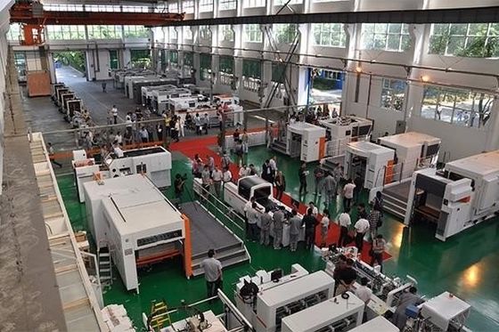 Maszyna do sztancowania opakowań 5500 M/H Wykrawarka sztancująca