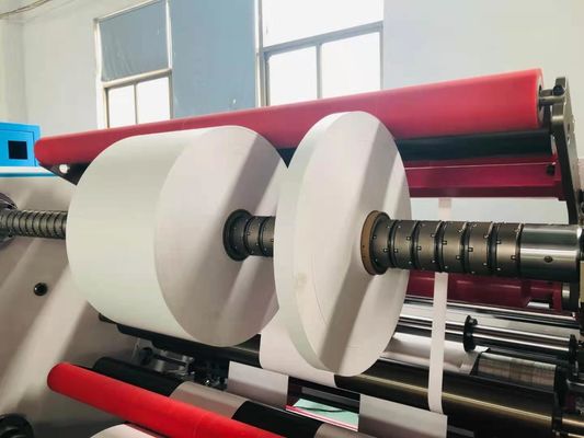 Maszyna do przewijania wzdłużnego rolki Jumbo z przesunięciem hydraulicznym
