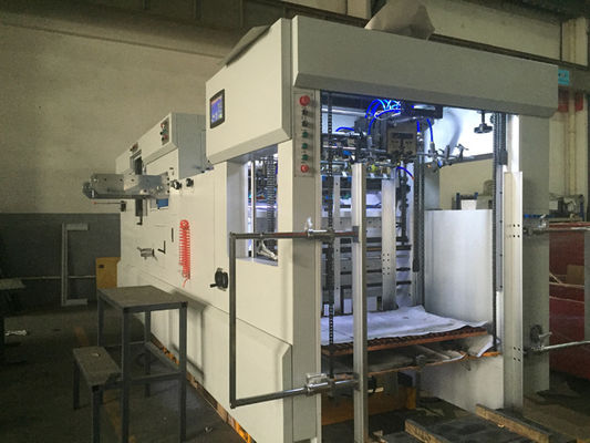 1080BQ Automatyczna maszyna do cięcia na maty z odcinaniem odpadów do ozdoby kart