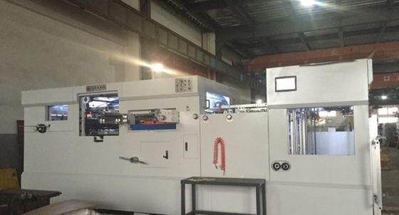 1080BQ Automatyczna maszyna do cięcia na maty z odcinaniem odpadów do ozdoby kart
