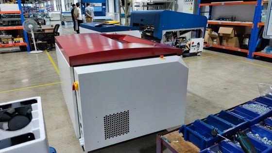 Maszyna do produkcji płyt termicznych CTP o wymiarach 800 x 690 mm do druku offsetowego