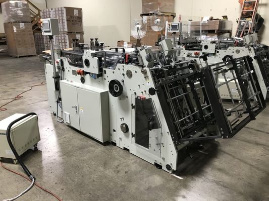 Maszyna do formowania pudełek na lunch z kartonem mechanicznym 4,0 × 1,2 m z pokrywą