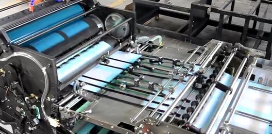 Szybkość automatyczna maszyna do lakierowania UV do druku i pakowania Ecoo CF-620A
